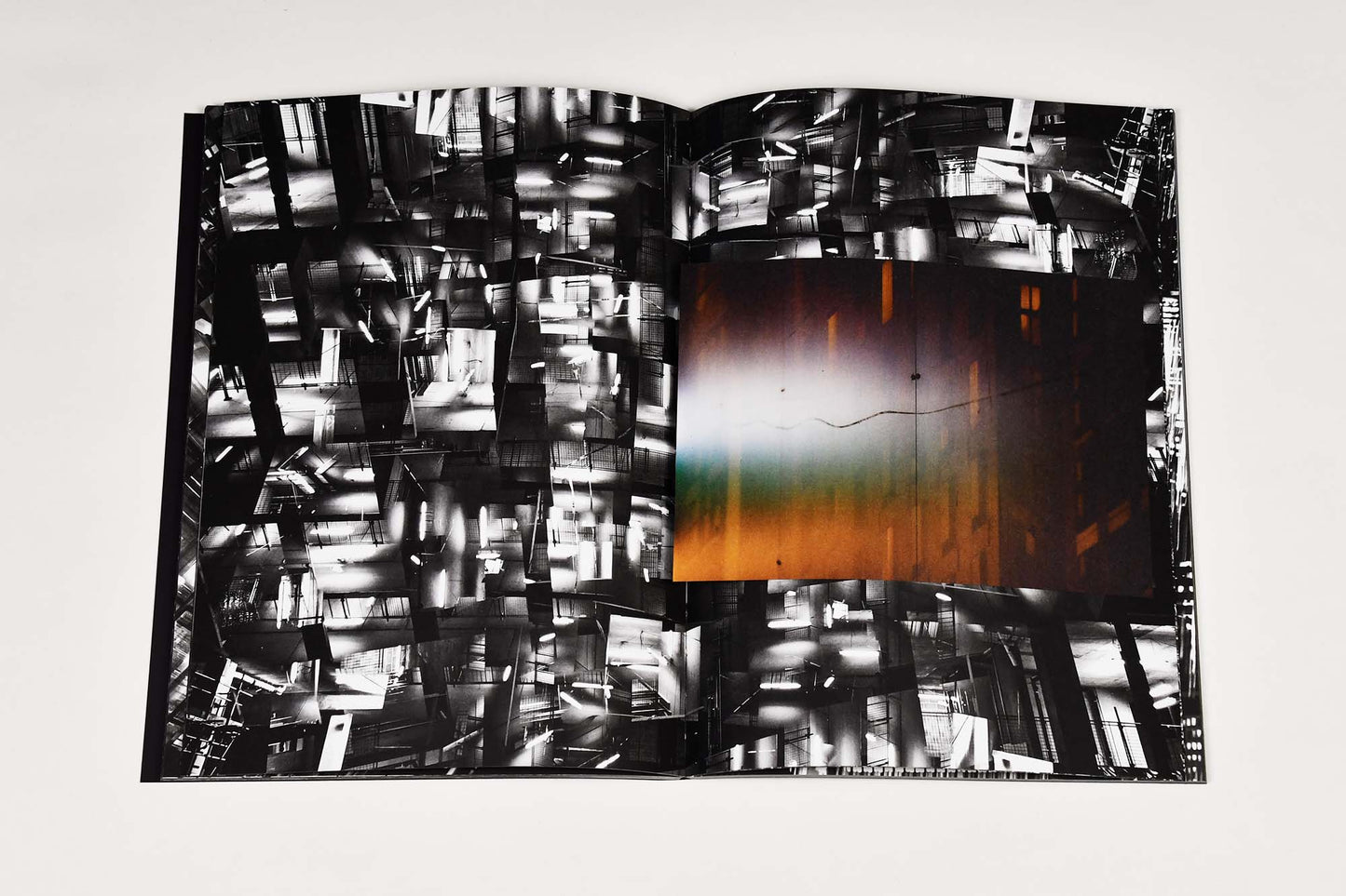 [Public Knowledge] 'Metropole' メトロポール - Lewis Bush, Overlapse (2018)