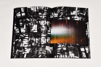 [Public Knowledge] 'Metropole' メトロポール - Lewis Bush, Overlapse (2018)