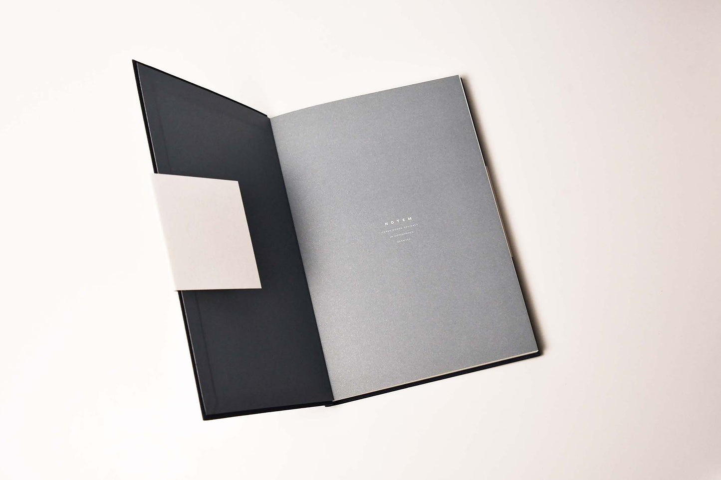 [NOTEM / ノテム] BEA べー バンド ジャーナルノート - ダークブルー